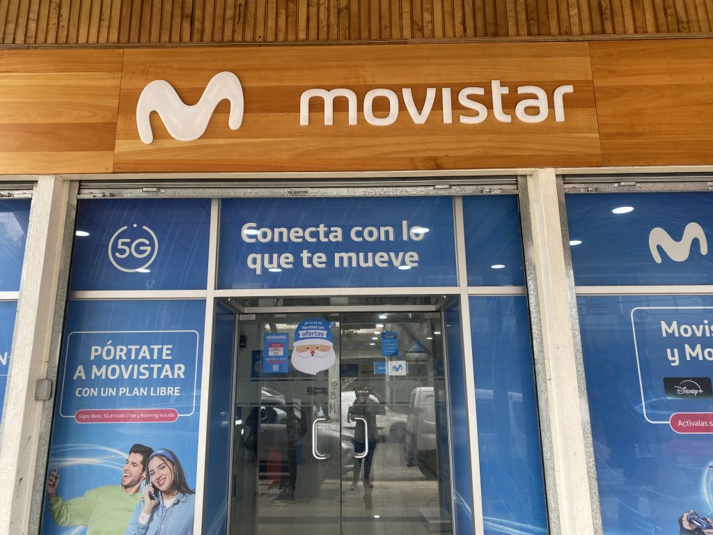 This is a photo of the Movistar store in downtown Villarrica, Chile