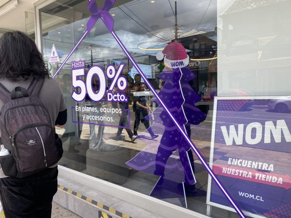 WOM storefront in Villarrica, Chile